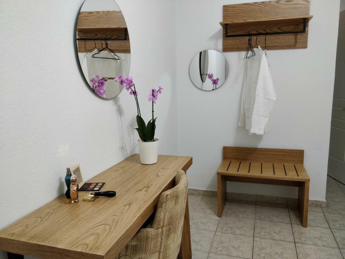 Sivilla Boutique Afytos Buitenkant foto